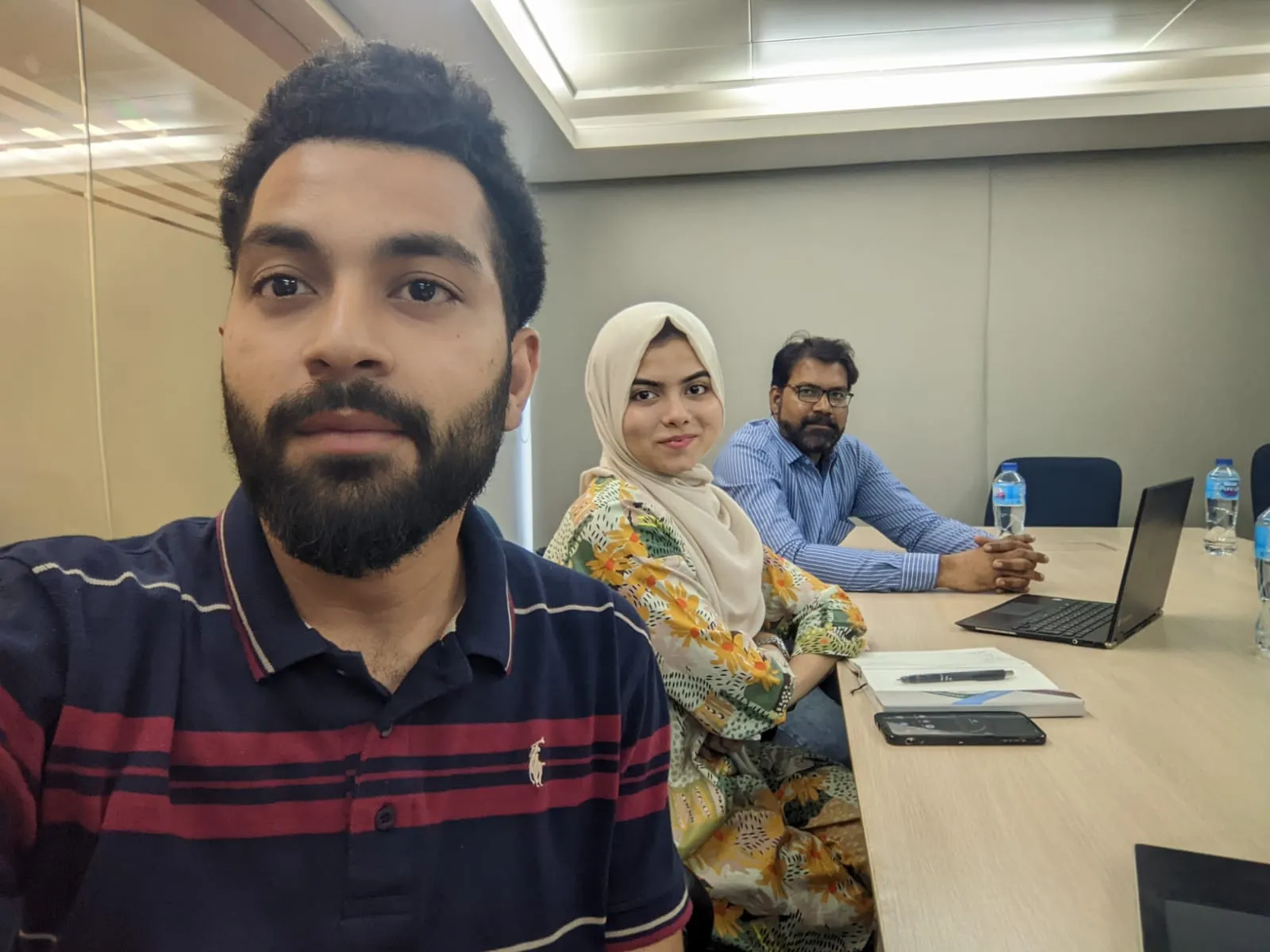 digital-marketing-team-working-together